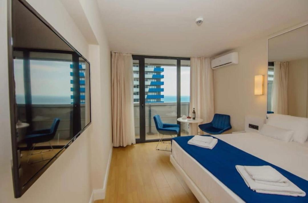 Lamar Hotel Батуми Стая снимка