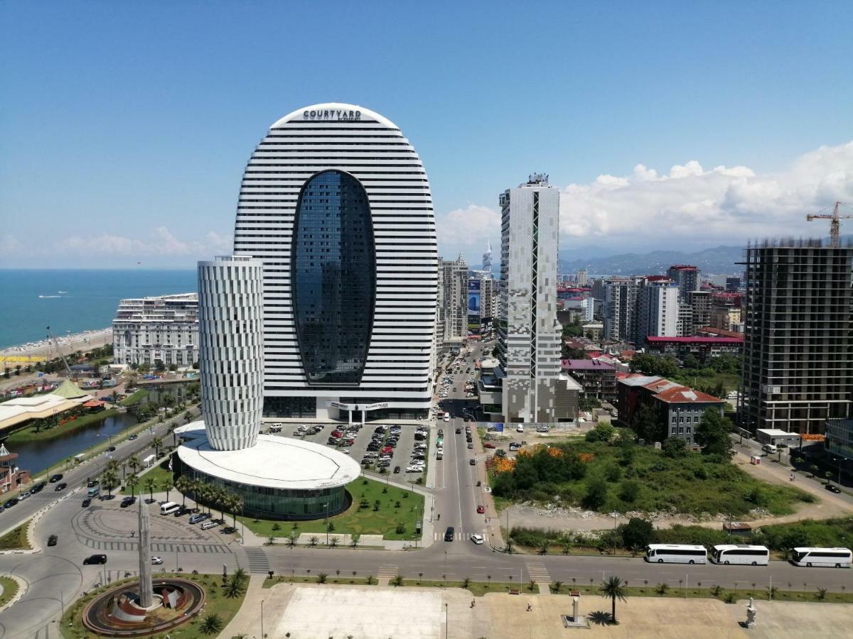 Lamar Hotel Батуми Екстериор снимка