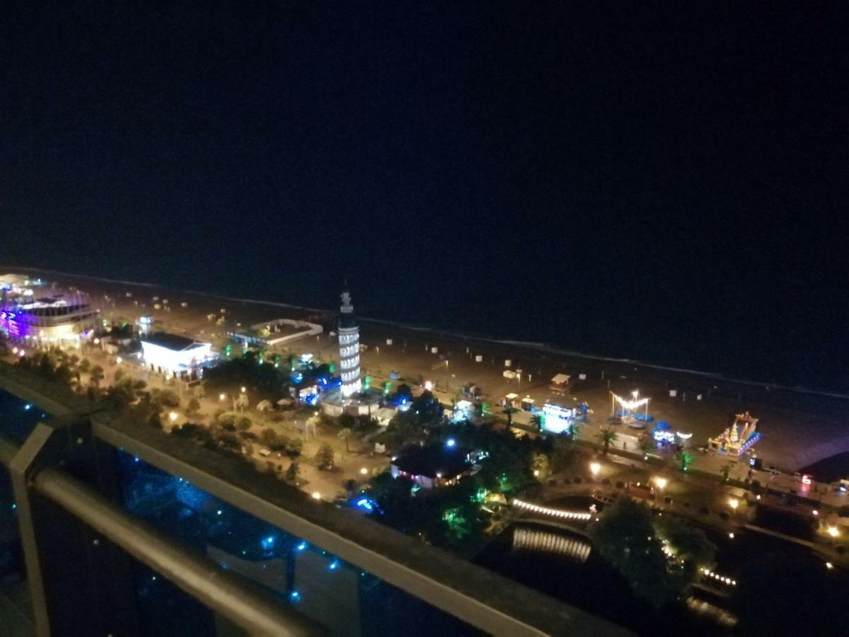 Lamar Hotel Батуми Екстериор снимка